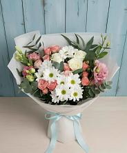 Букет цветов из:  Розы, Лизиантусы и Хризантемы в Яйве