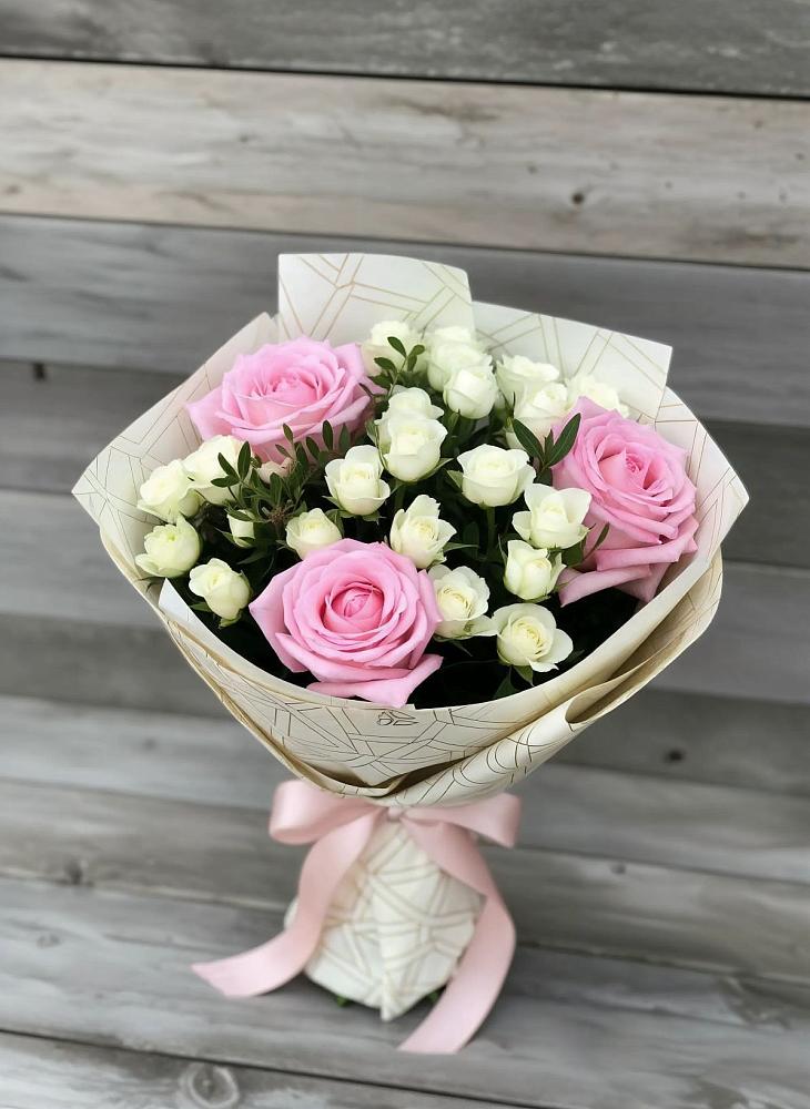 Букет цветов из: Розы в Яйве