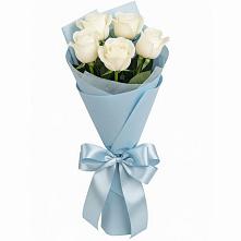 Букет 5 Белых роз Проуд в Яйве