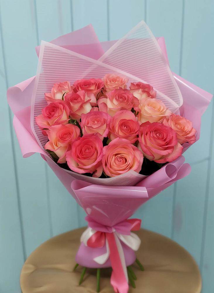 Букет 15 Розовых роз Равель в Яйве