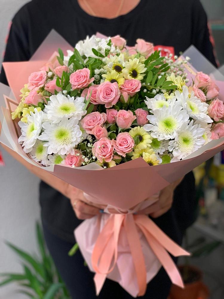 Букет цветов из: Розы и Хризантемы в Яйве