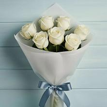 Букет 7 Белых роз Эдлесс Лав в Яйве