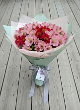 Букет цветов из:  Альстромерии #REPLACE_PRED# Яйве