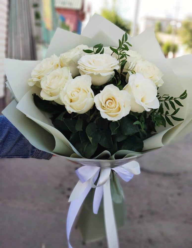 Букет Белые розы Проуд в Яйве