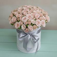 Цветочная композиция из Розы в шляпной коробке в Яйве