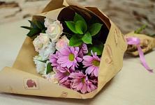 Букет цветов из:  Розы и Хризантемы #REPLACE_PRED# Яйве