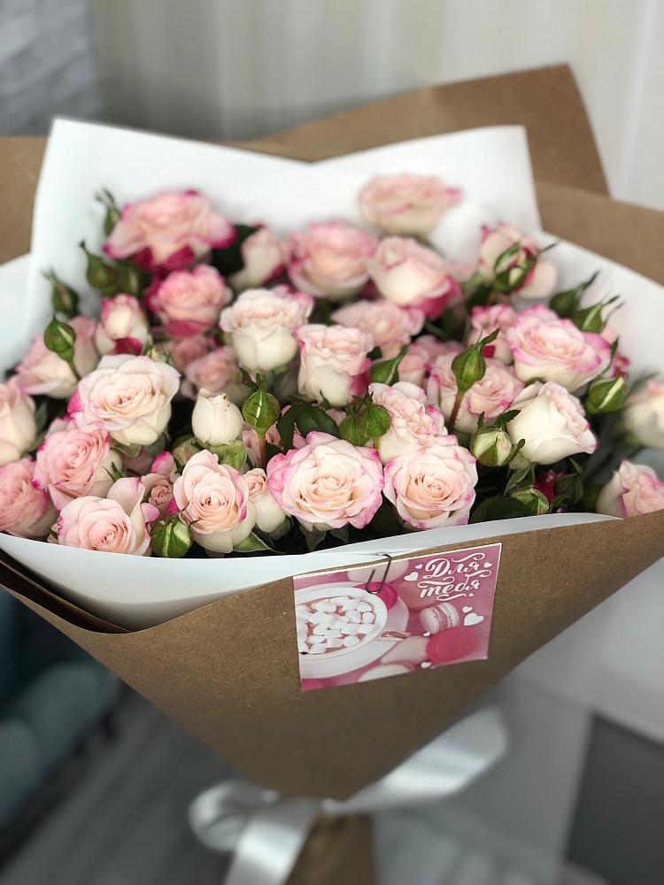 Букет цветов из: Розы в Яйве