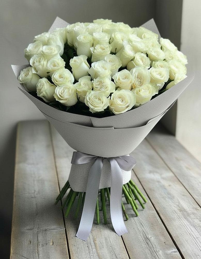 Букет 35 Белых роз в Яйве