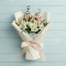 Букет цветов из:  Альстромерии #REPLACE_PRED# Яйве