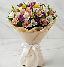 Букет цветов из:  Альстромерии в Яйве