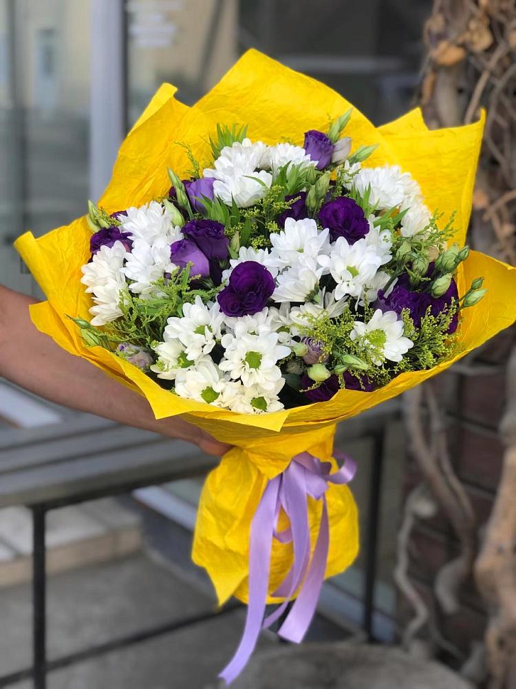 Букет цветов из: Ирисы, Хризантемы и Ромашки в Яйве