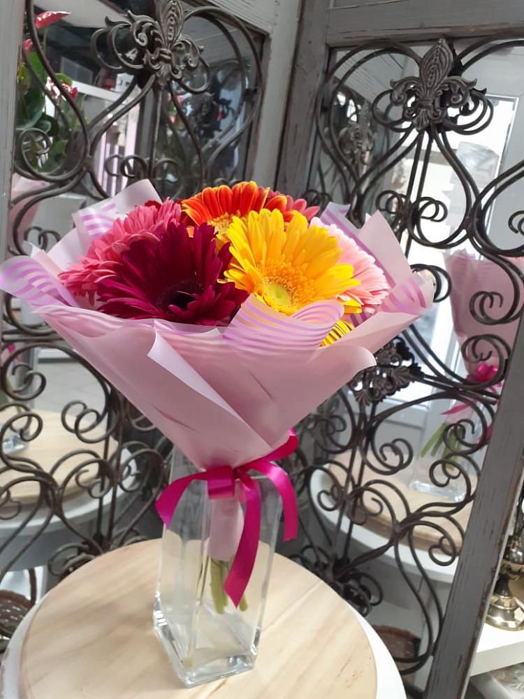 Букет цветов из: Герберы в Яйве