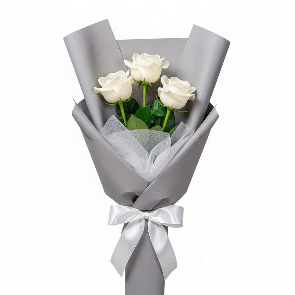 Букет 3 белые розы в Яйве