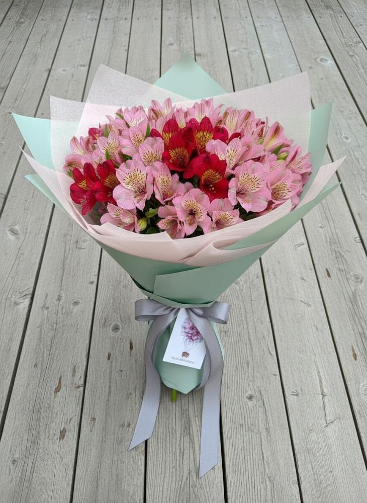 Букет цветов из: Альстромерии в Яйве