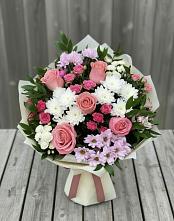 Букет цветов из:  Альстромерии, Гвоздики, Розы и Хризантемы в Яйве
