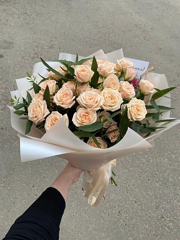 Букет Кремовые розы Латте в Яйве