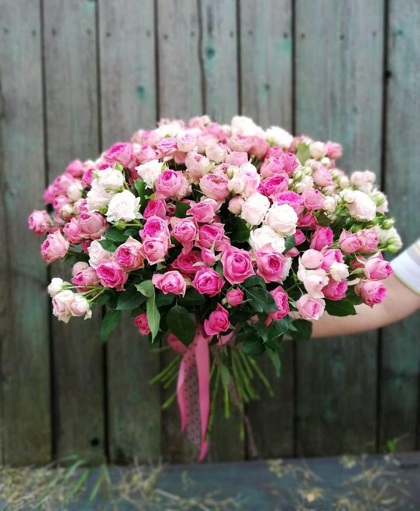 Букет Розовые кустовые розы Натали и Лав Лидия в Яйве