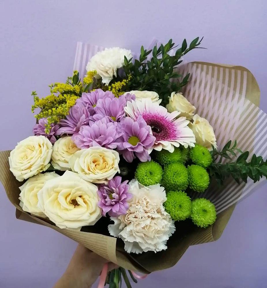 Букет цветов из: Хризантемы, Розы, Гвоздики и Герберы в Яйве