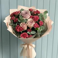 Букет цветов из:  Гвоздики и Розы в Яйве