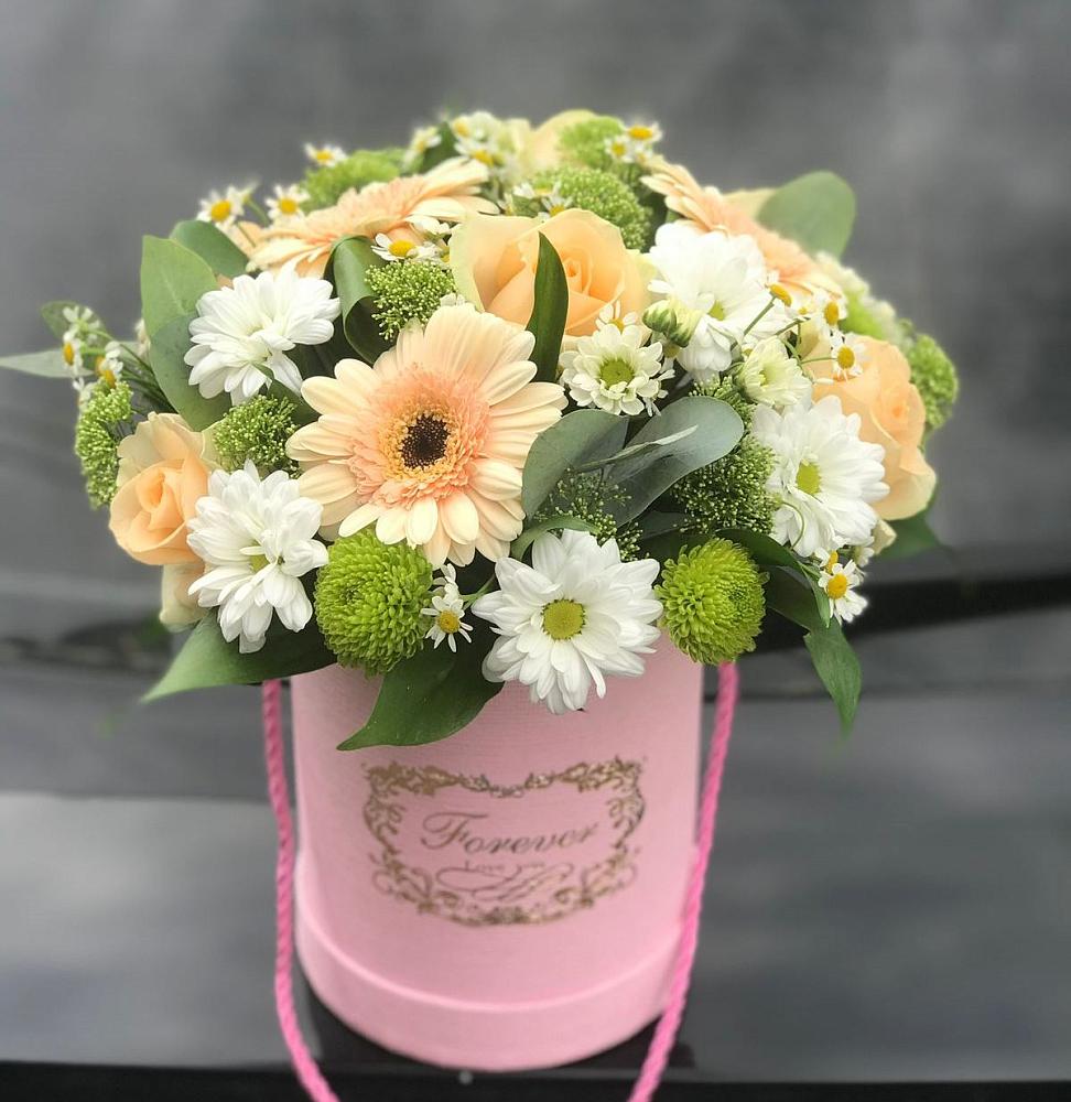 Цветочная композиция из Розы, Герберы и Хризантемы в шляпной коробке в Яйве