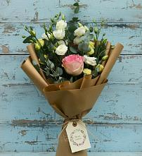 Букет цветов из:  Розы и Лизиантусы #REPLACE_PRED# Яйве