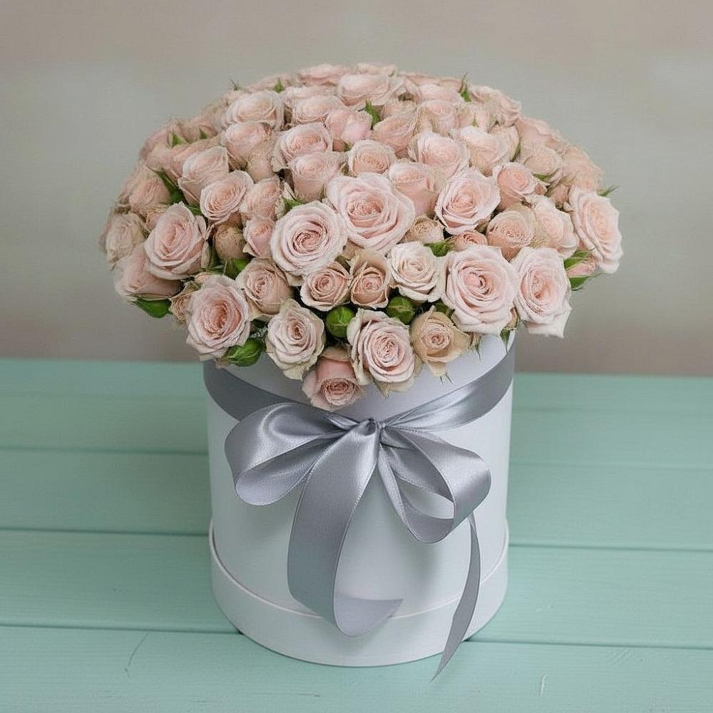 Цветочная композиция из Розы в шляпной коробке в Яйве